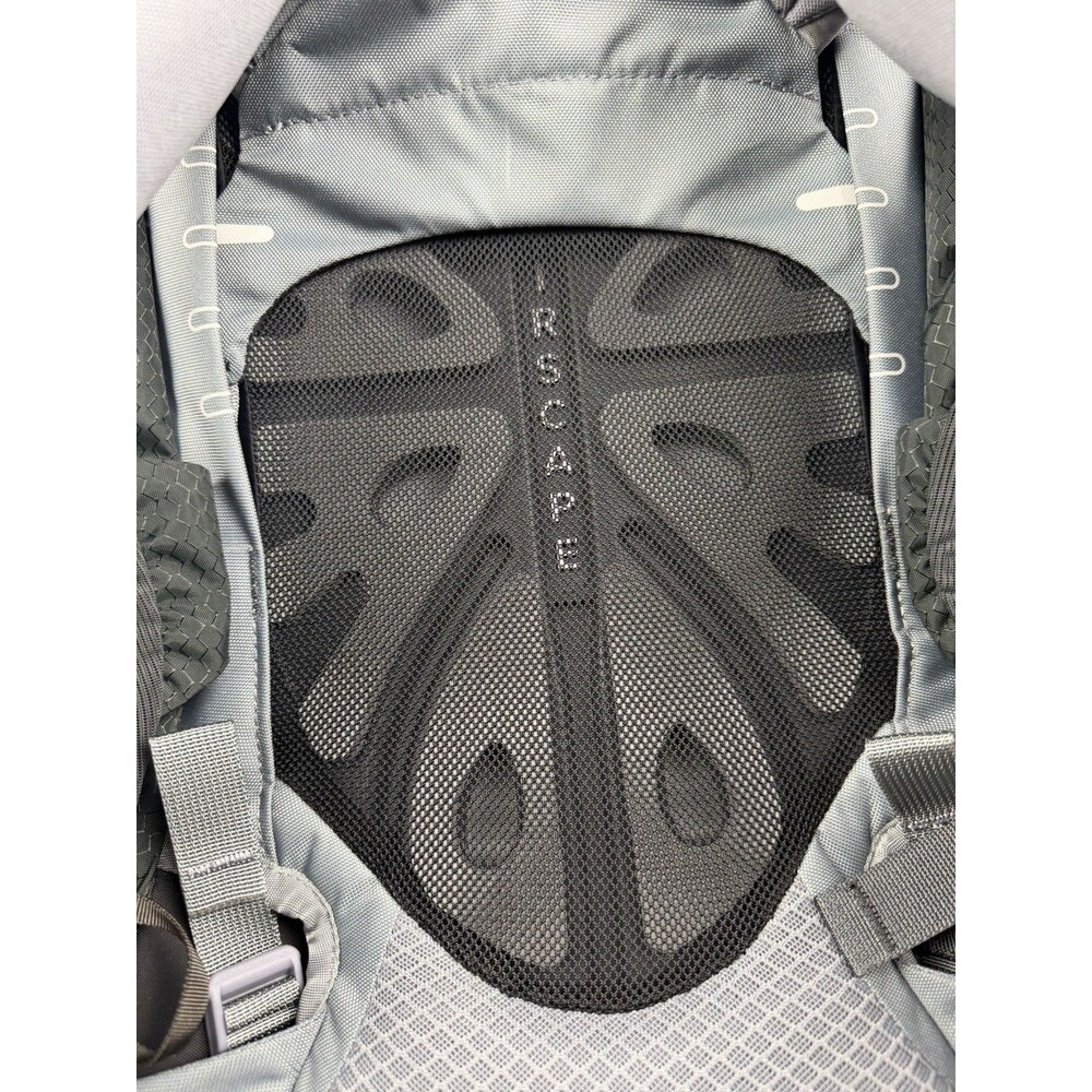 NWT Osprey Ariel 65 L Women’s Hiking Backpack Camping Pack Green Gray 3967 Cu.in - Picture 9 of 16